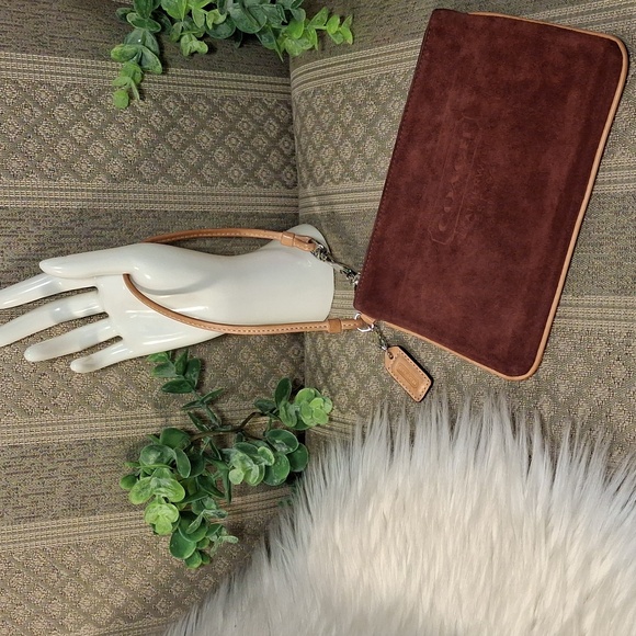 Coach Vintage 1941 Suede Burgundy Wristlet